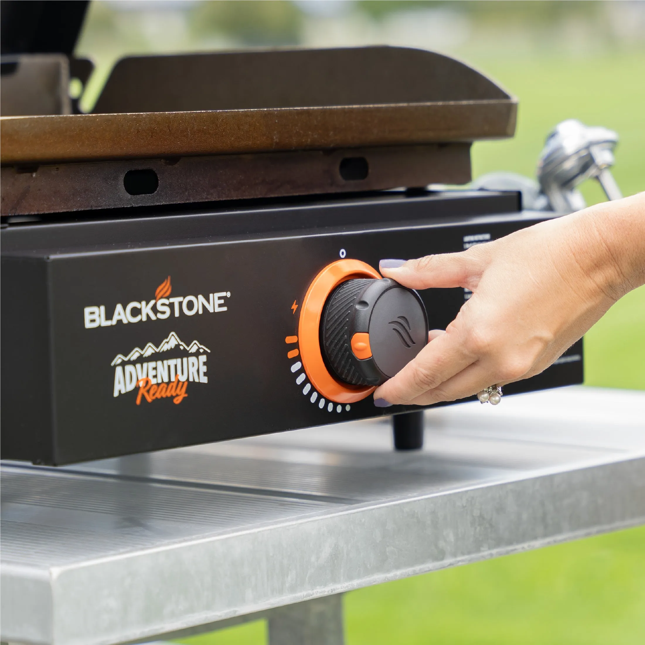 Adventure Ready 17" Griddle with Hard Cover Bundle