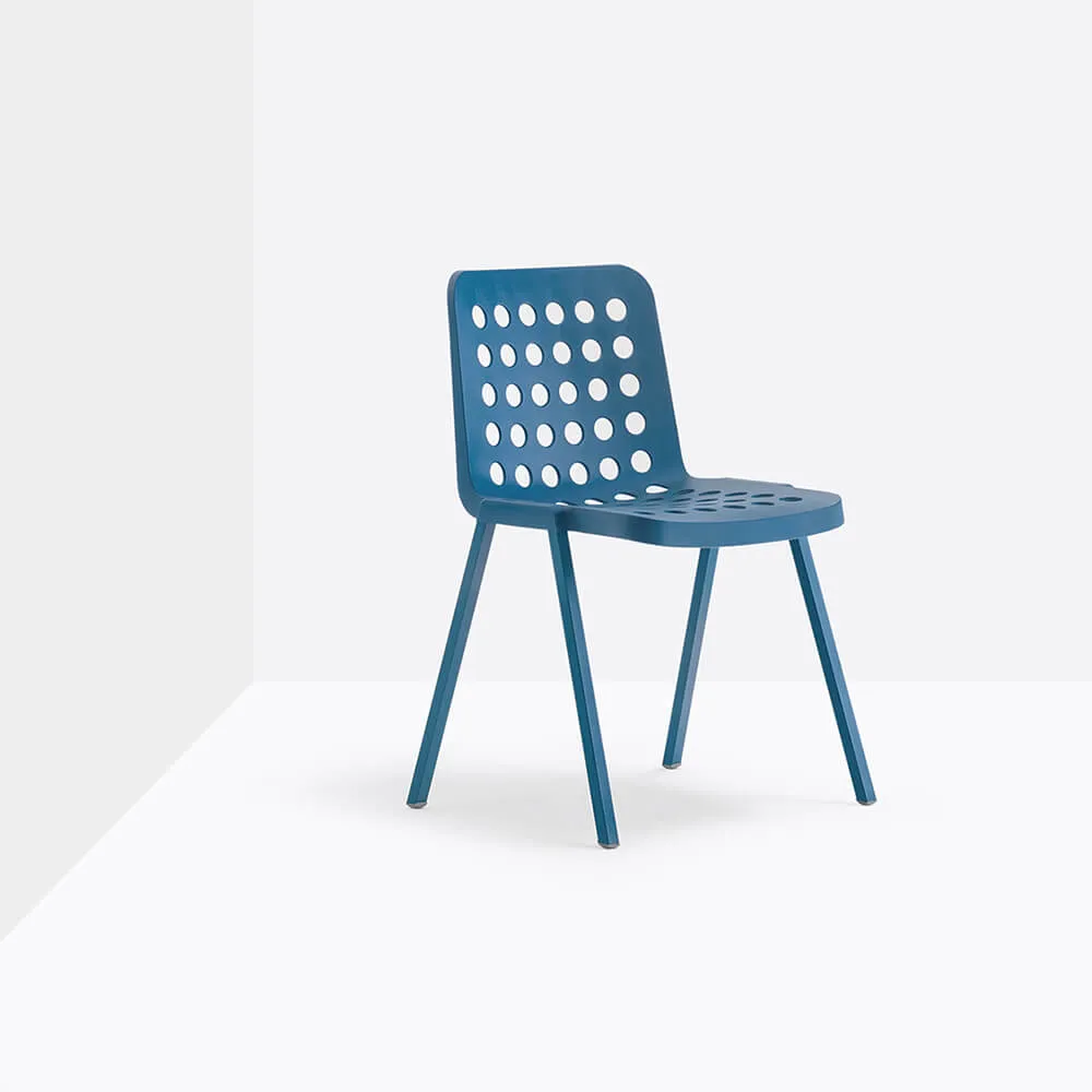 Pedrali Koi-Booki 370 stackable outdoor chair