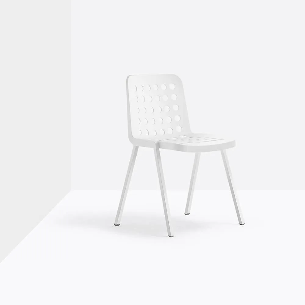 Pedrali Koi-Booki 370 stackable outdoor chair