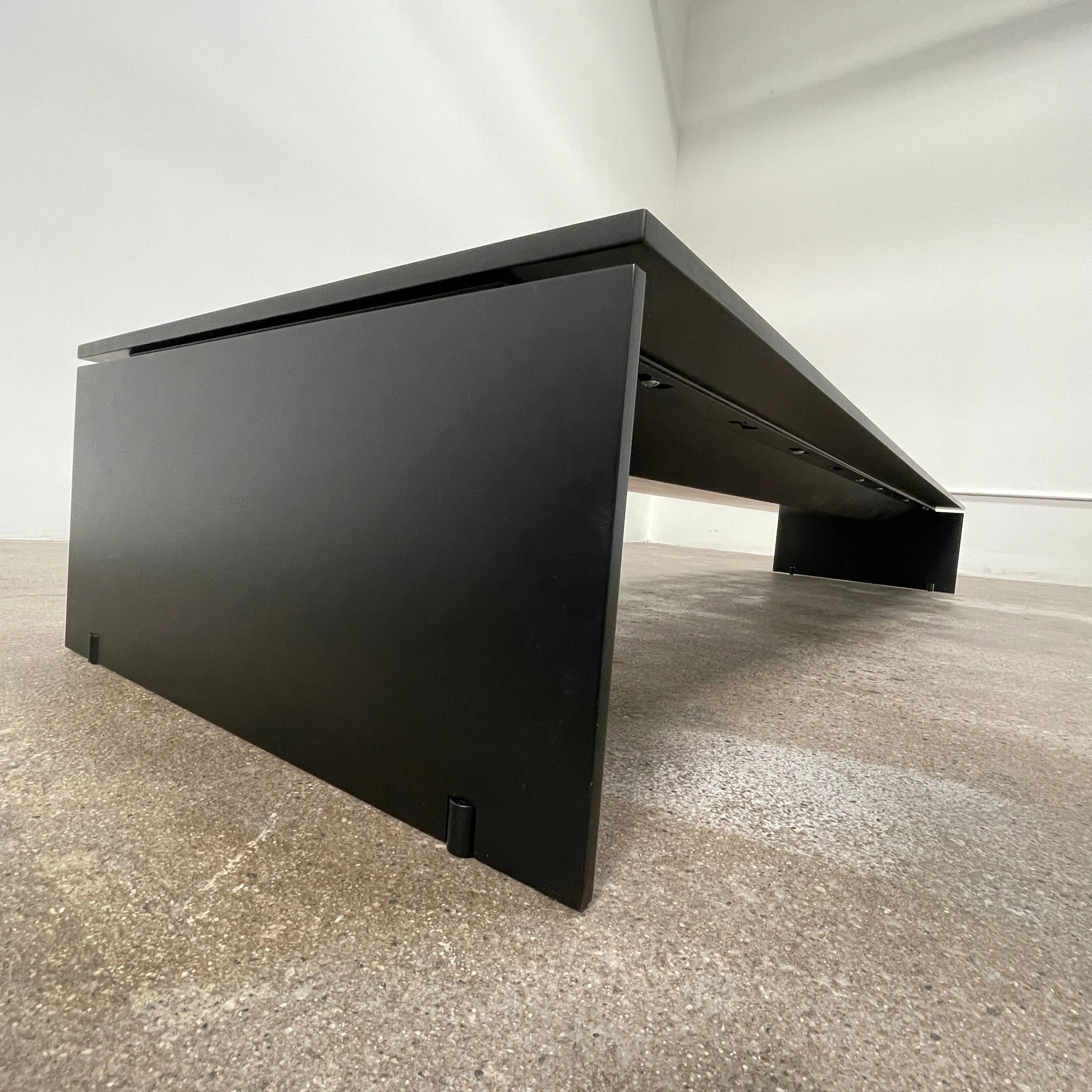 Porro Modern Light Low Table By Piero Lissoni