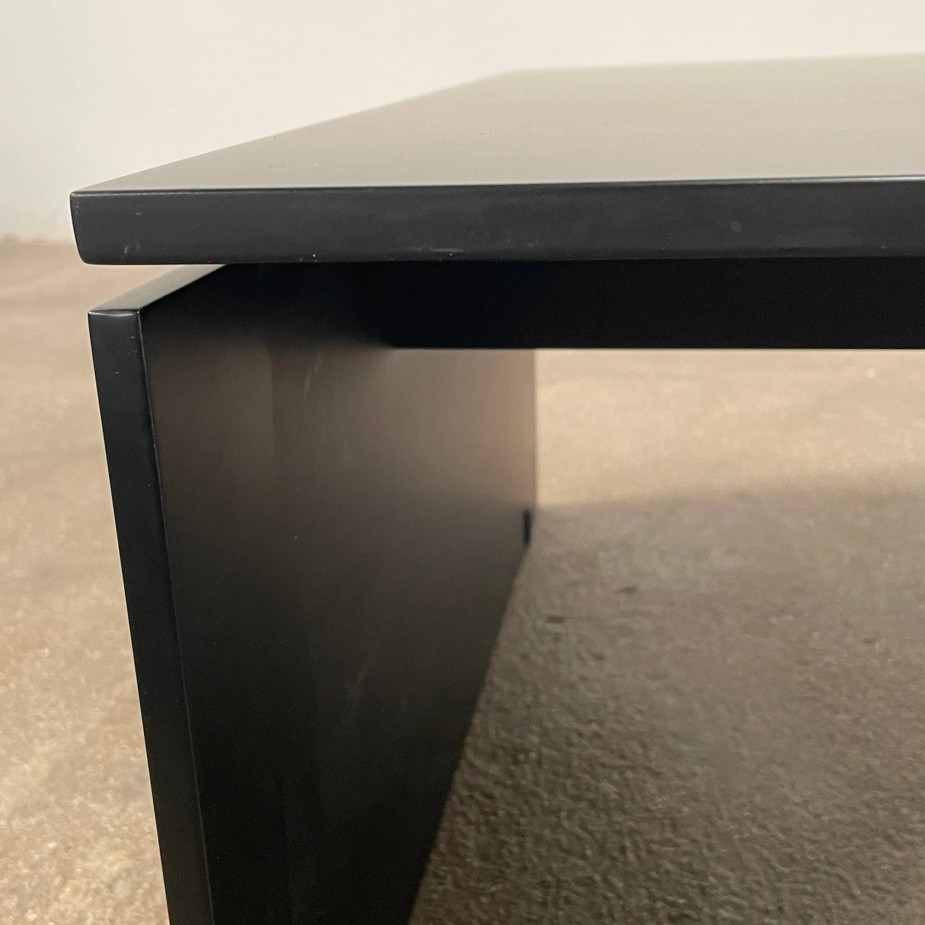 Porro Modern Light Low Table By Piero Lissoni
