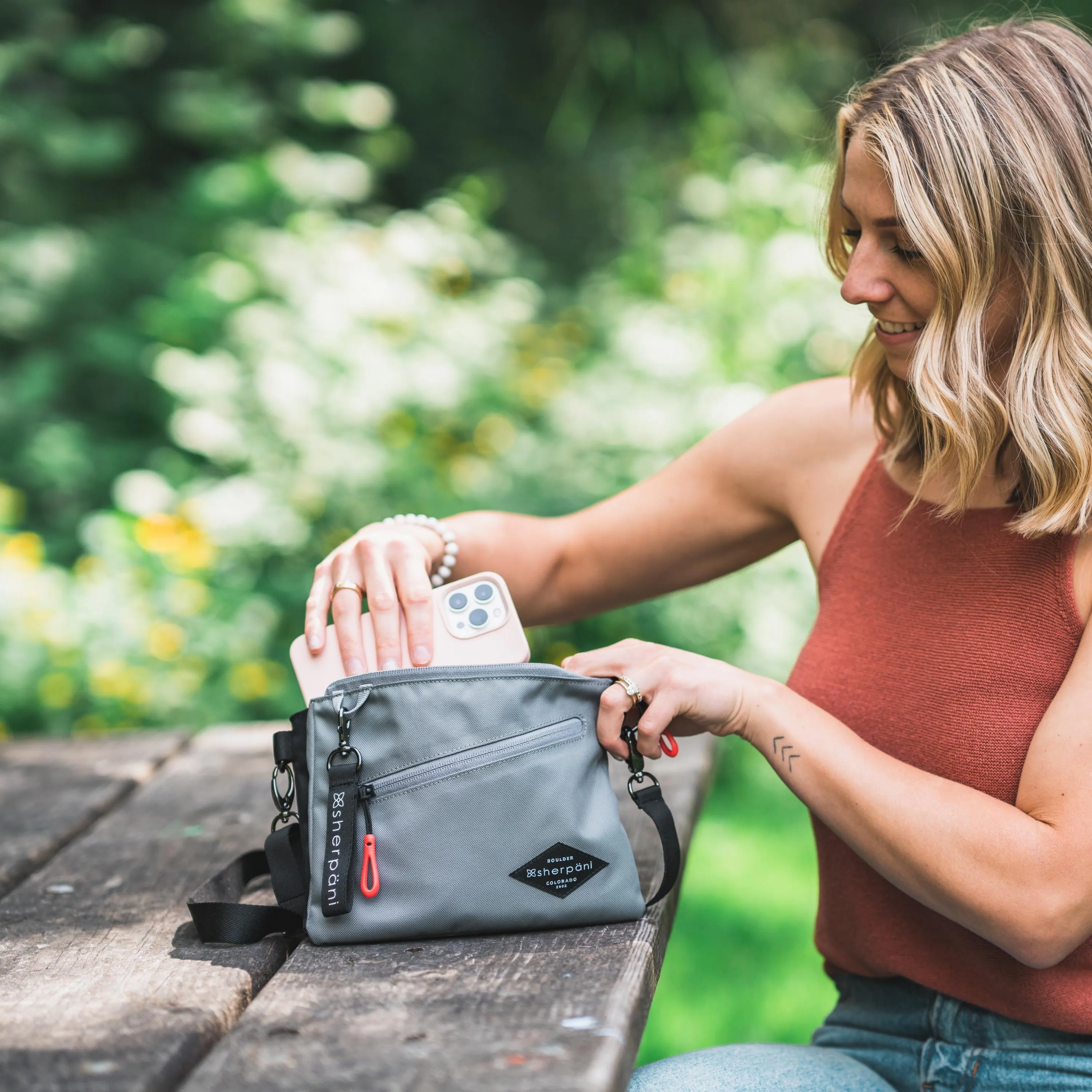 Sherpani Zoom Crossbody stone